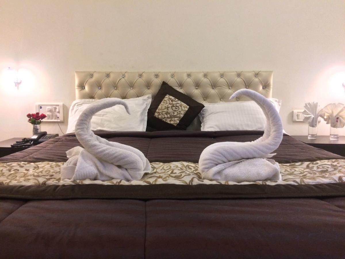 Palms Water Resort Kalyān Buitenkant foto
